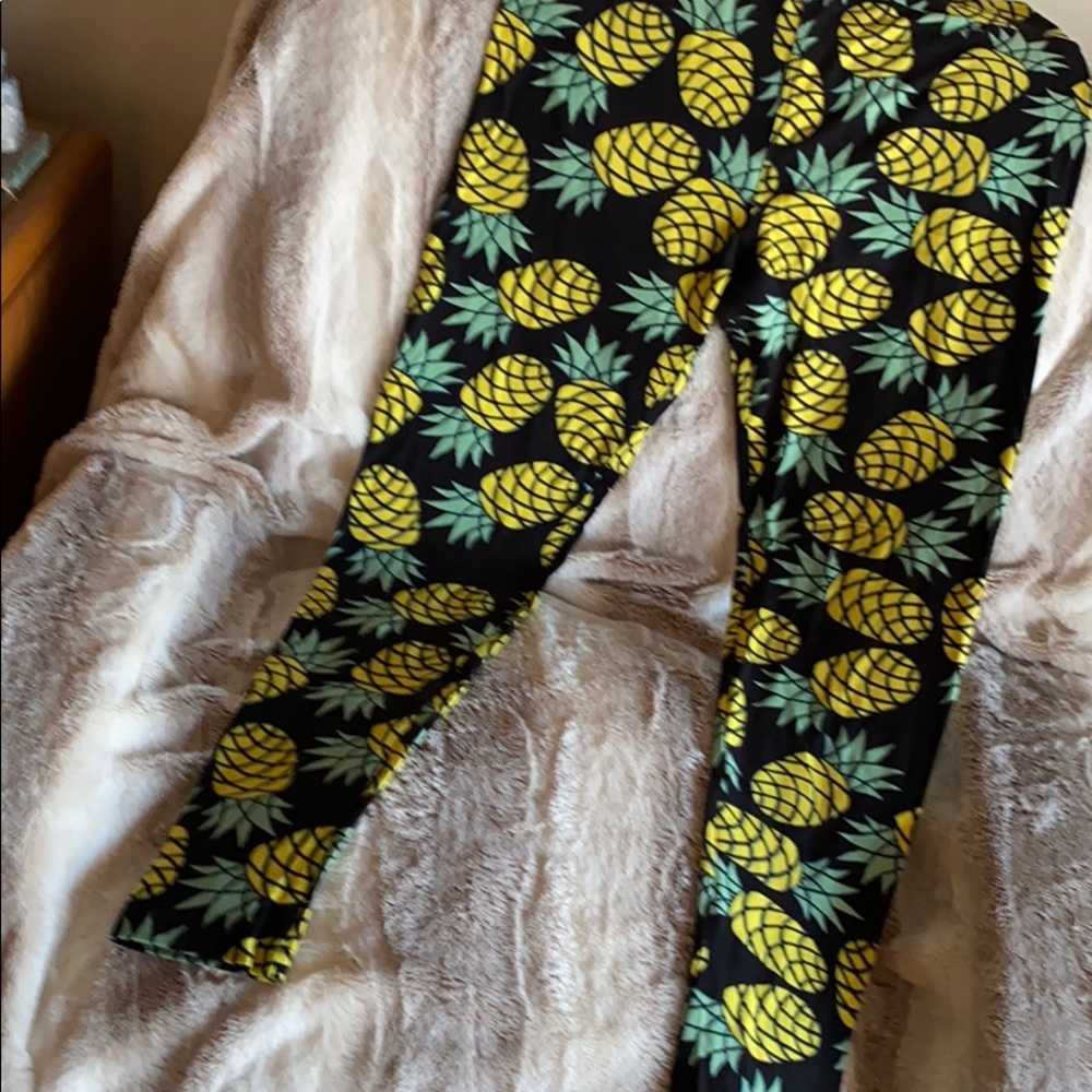 BNWT Lularoe pineapple leggings